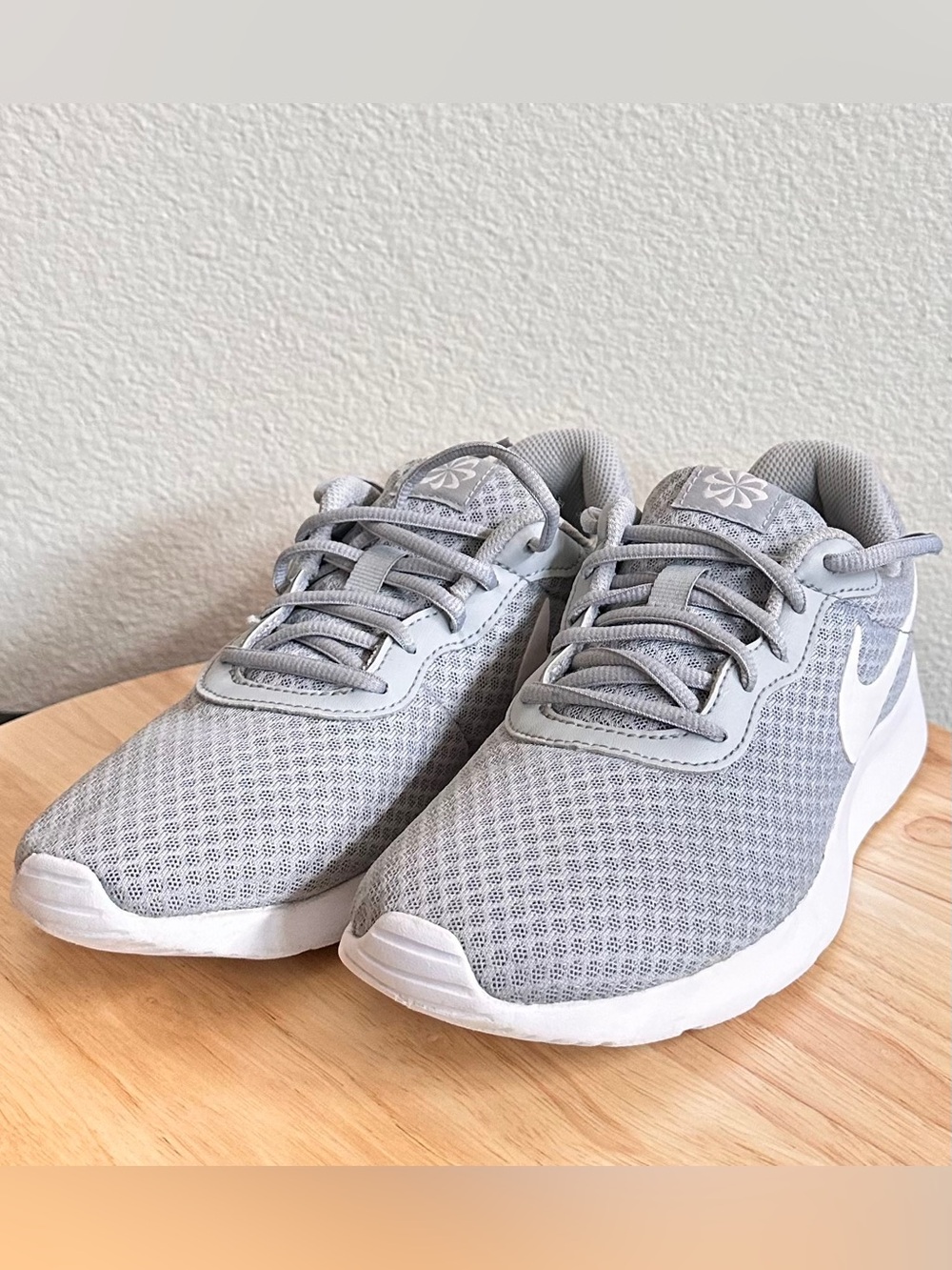 Nike Tanjun Shoes DJ6257 003 Wolf Grey White Barely Volt Size 8